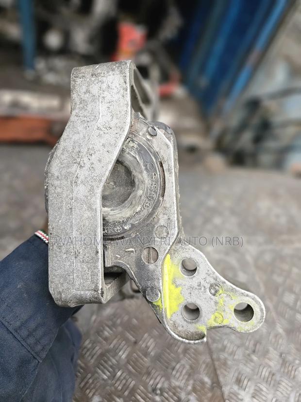 Engine Mount Mazda Premacy - thumbnail 4