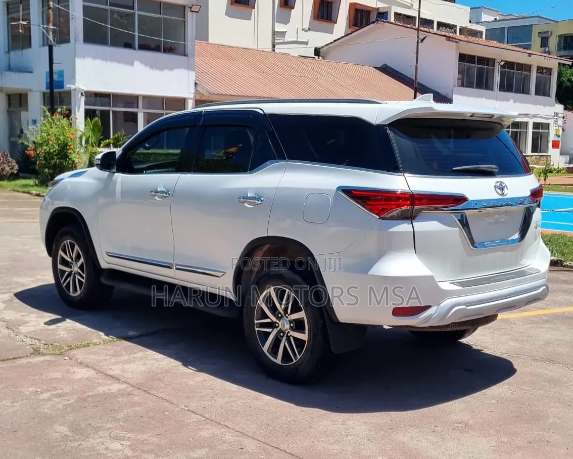 Toyota Fortuner 2017 White