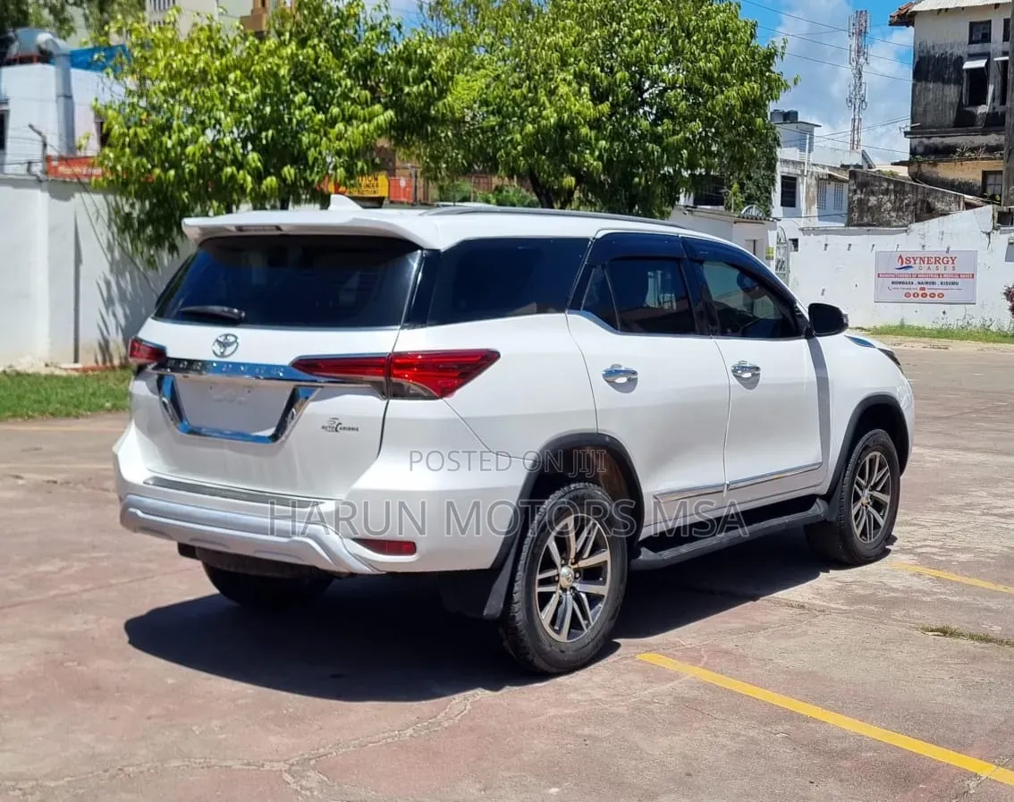 Toyota Fortuner 2017 White