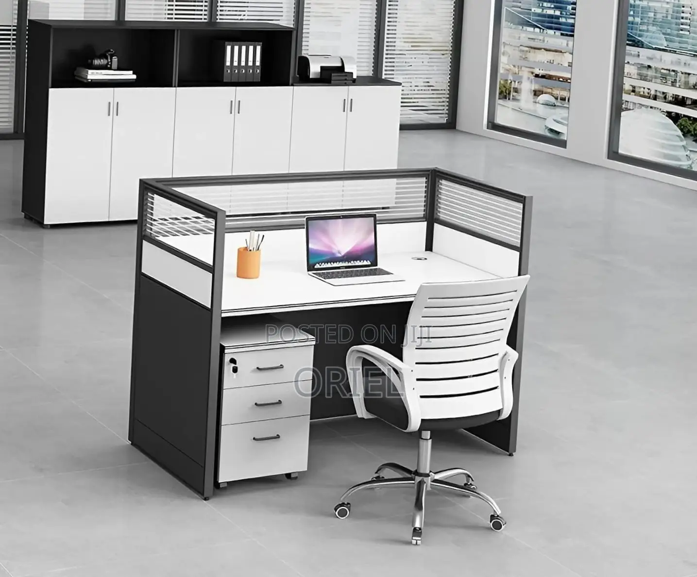 Office Workstation : 1-Way Modern Workstation
