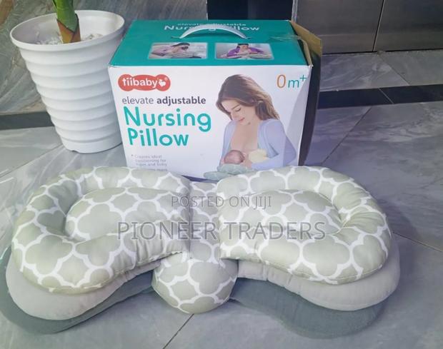 Adjustable Nursing Pillow - main view