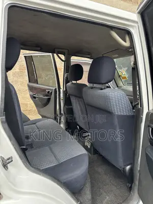 Mitsubishi Pajero 2002 White