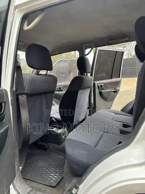 Mitsubishi Pajero 2002 White