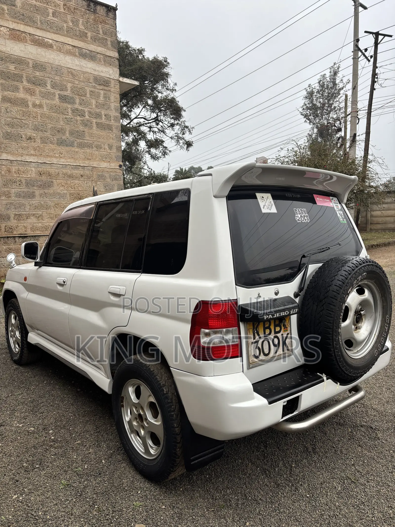 Mitsubishi Pajero 2002 White