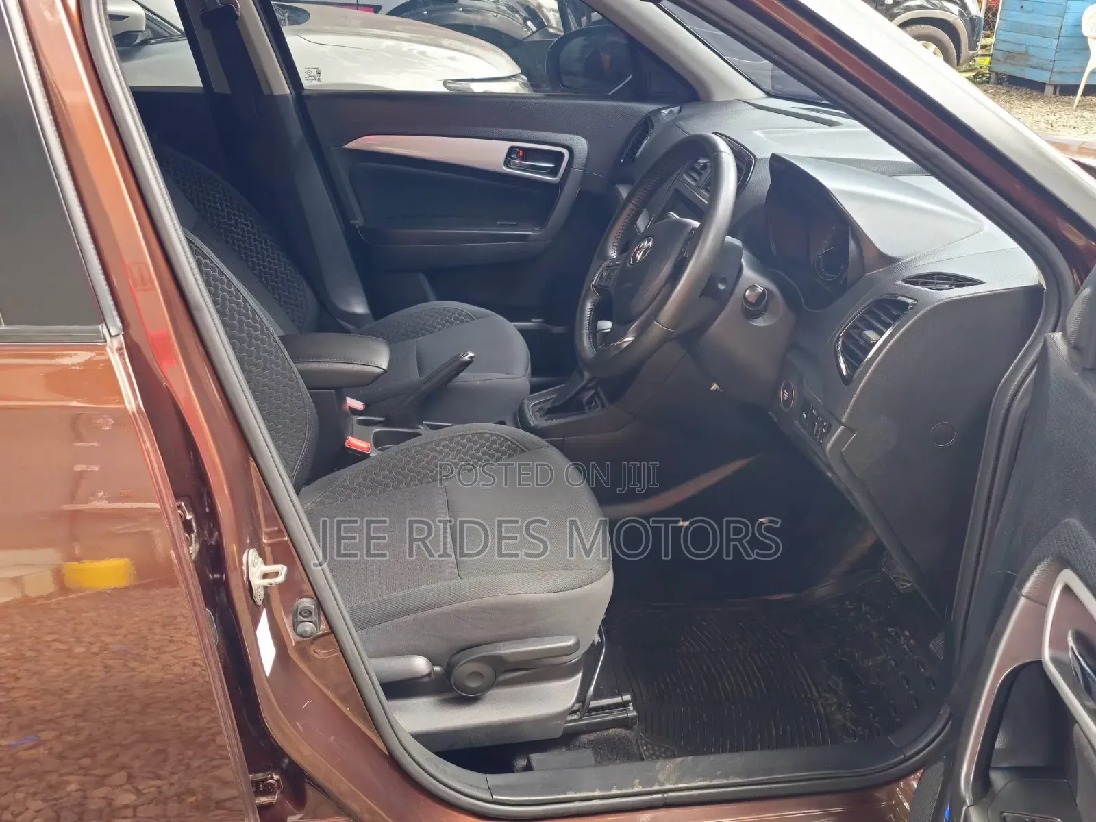 Toyota Urban Cruiser 2021 Brown
