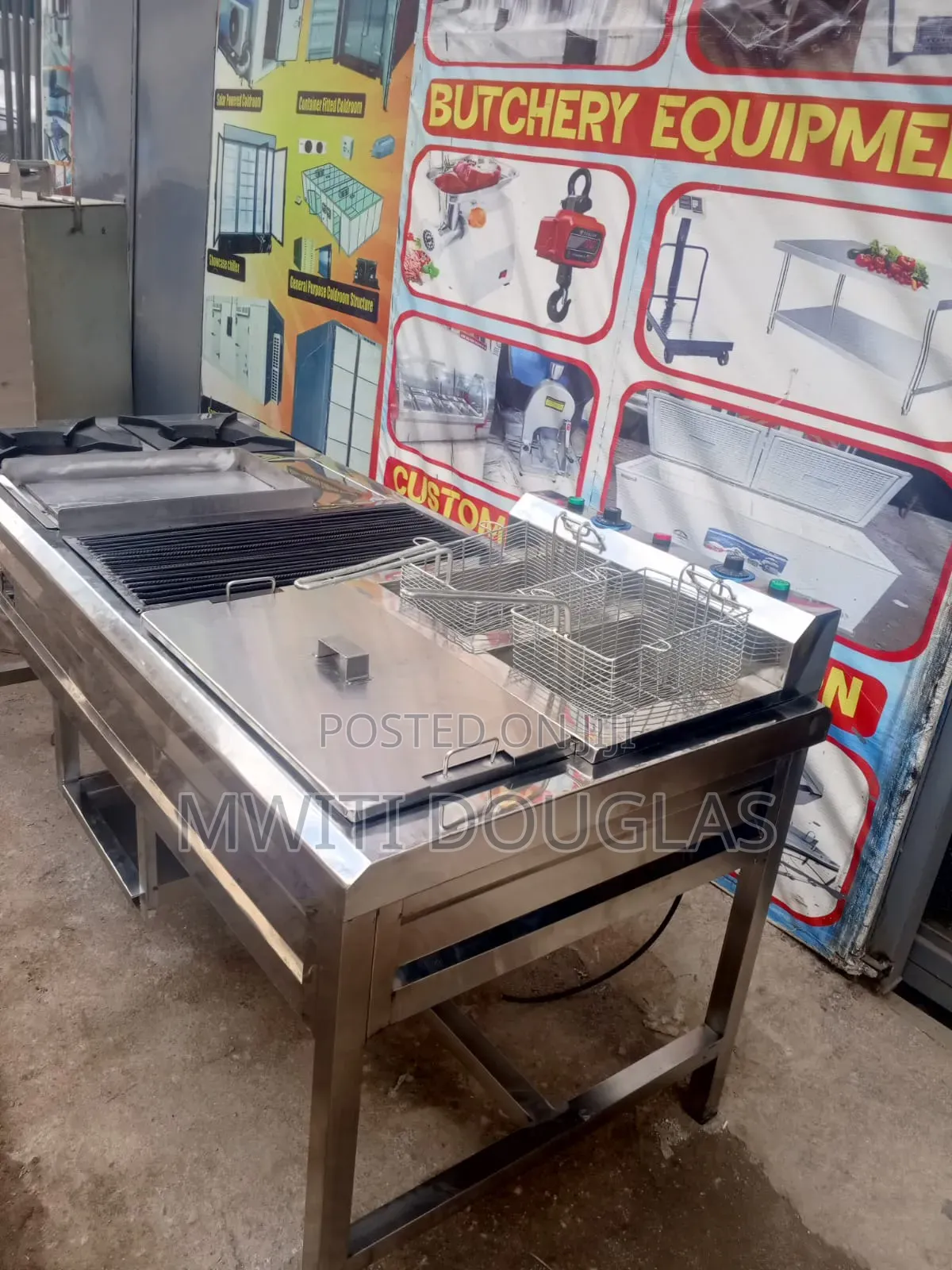 Combined Cooker With a Griddle, Grill, Burners and a Fryer