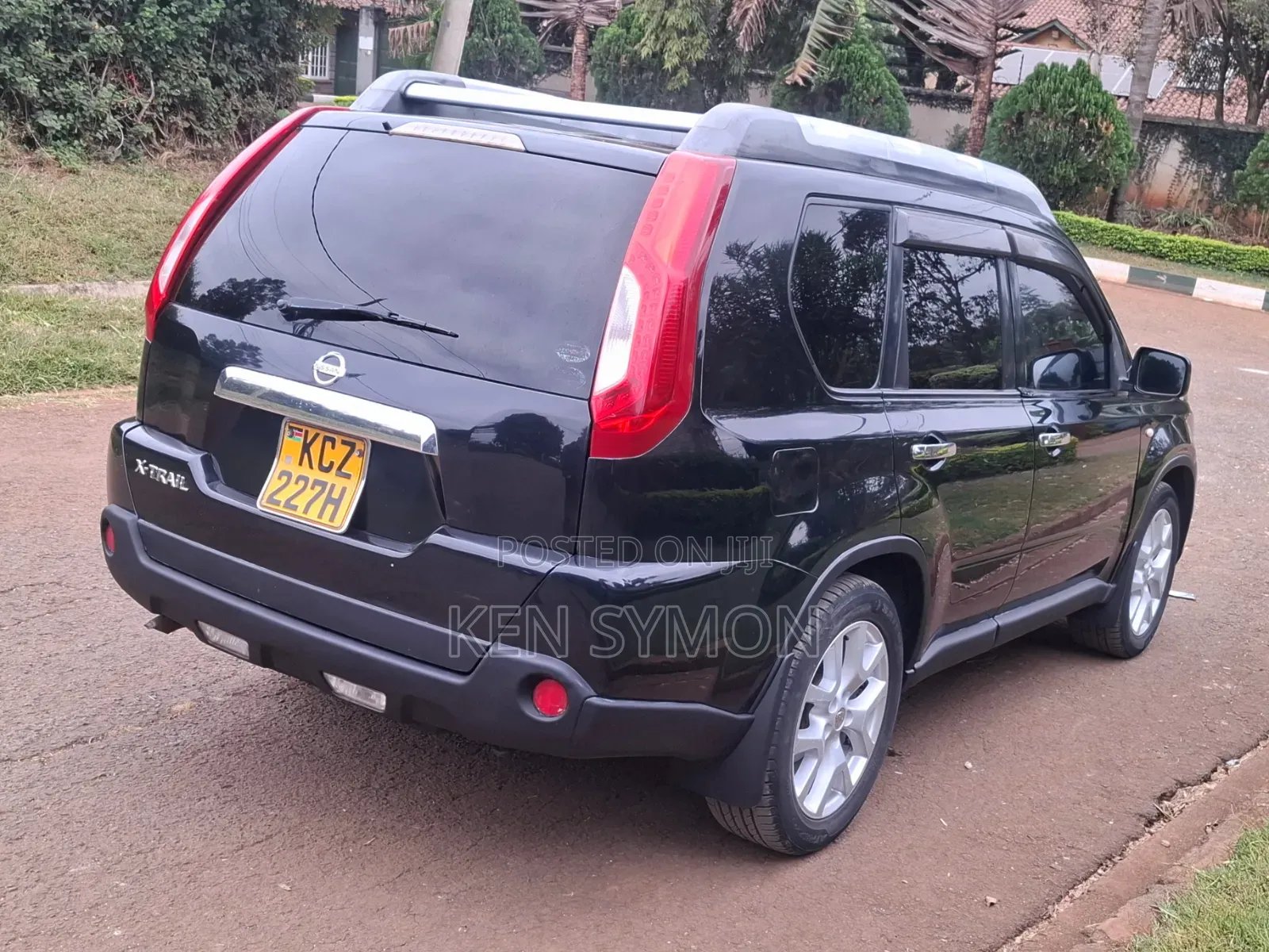 Nissan X-Trail 2.0 Petrol AWD 2013 Black