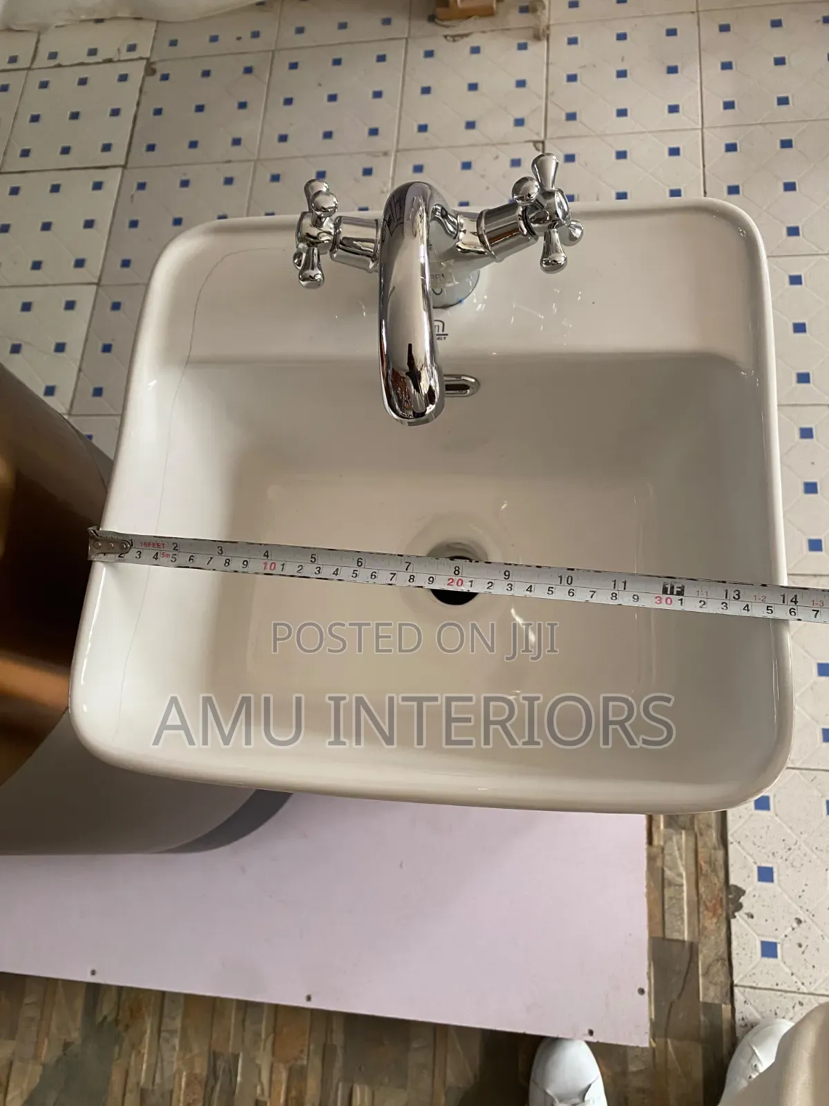 Free Standing Ceramic Pedestal Handwash Basin With Mixer Tap
