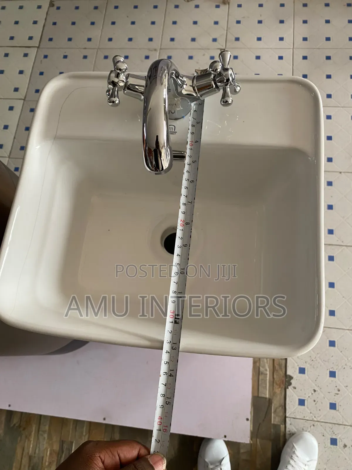 Free Standing Ceramic Pedestal Handwash Basin With Mixer Tap