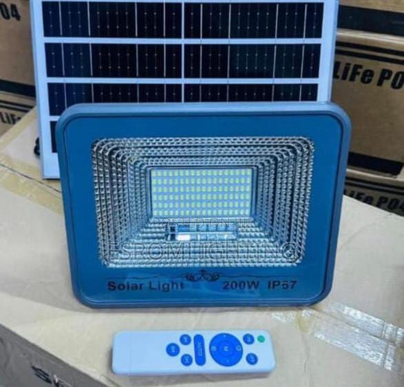 200W Solar LED Floodlight IP67 With Solar Panel Remote - thumbnail 2