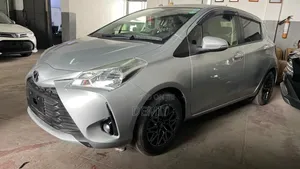 Toyota Vitz 1.3 FWD 5dr 2019 Silver