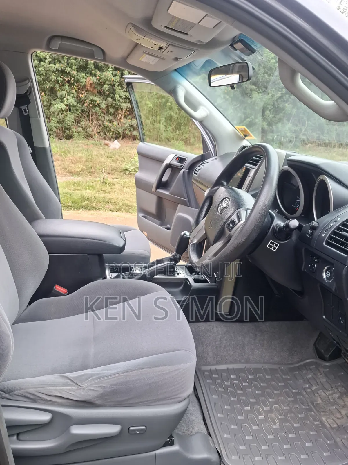 Toyota Land Cruiser Prado 2.7 i 2012 Gray
