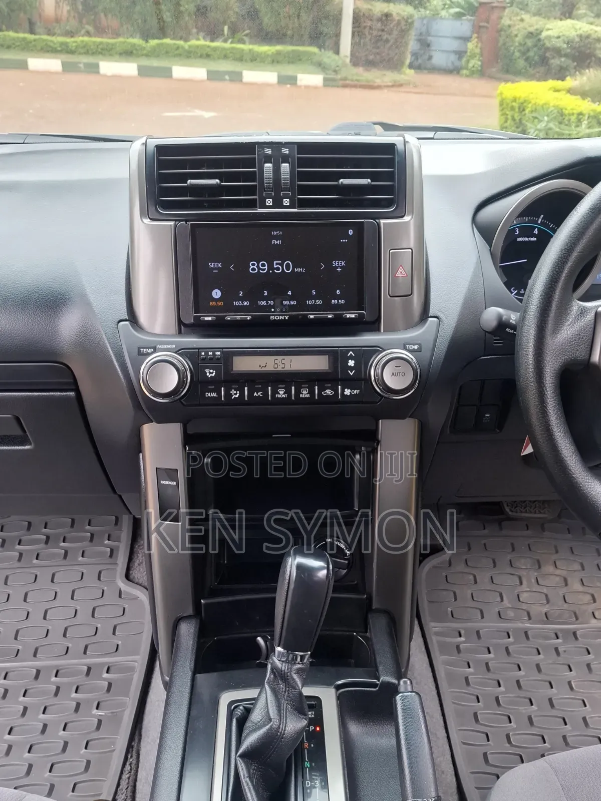 Toyota Land Cruiser Prado 2.7 i 2012 Gray