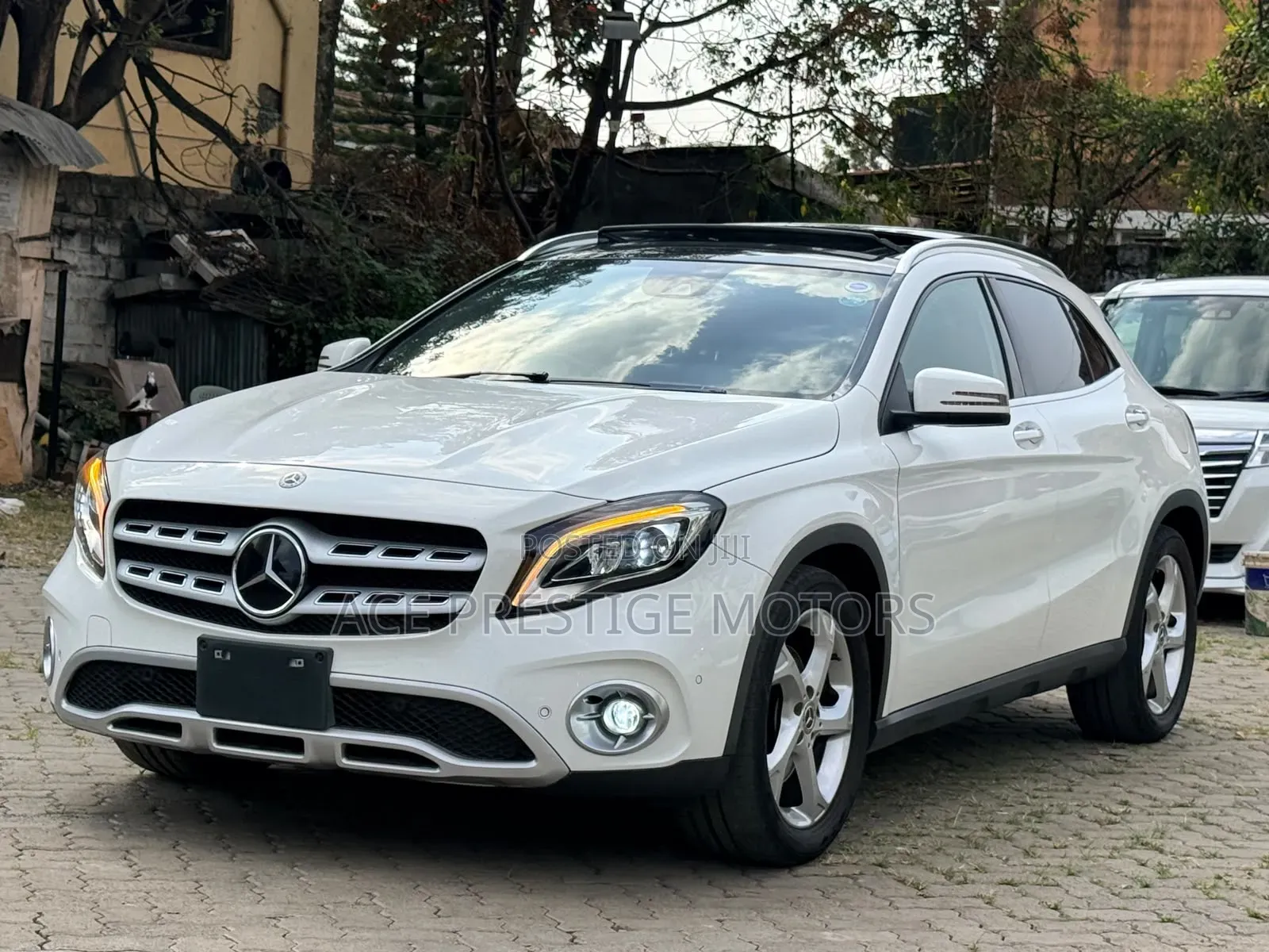 Mercedes-Benz GLA-Class 2019 White