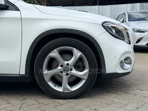 Mercedes-Benz GLA-Class 2019 White
