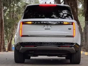Land Rover Range Rover Vogue 2023 White