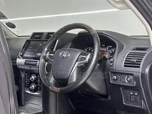 Toyota Land Cruiser Prado 2022 Gray