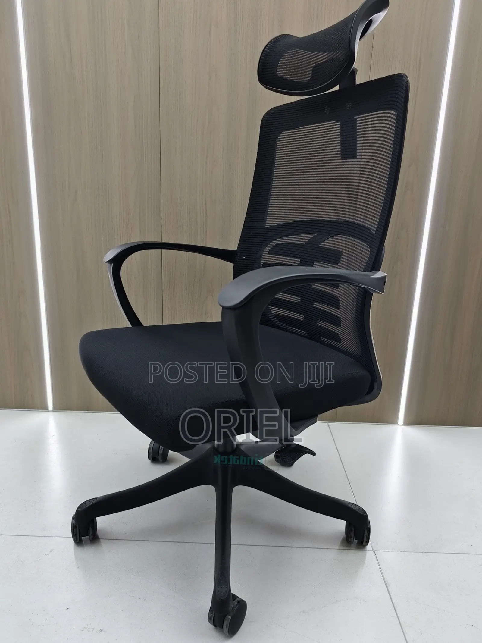 Office Chair : Black Mesh Ergonomic Chair