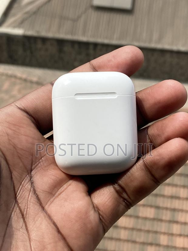 Apple Airpods 2 - main view