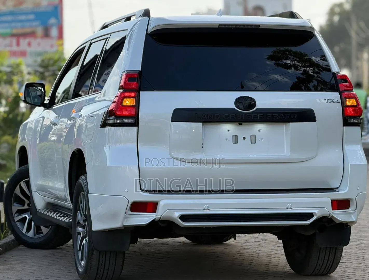 Toyota Land Cruiser Prado 2022 White