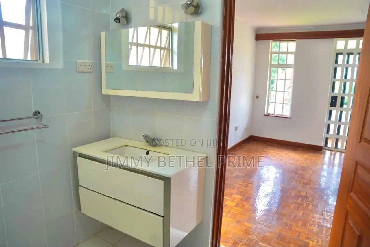 4bdrm Townhouse/Terrace in Rosslyn for sale