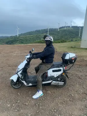 Motorcycle 2025 White