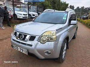 Nissan X-Trail 2011 Silver