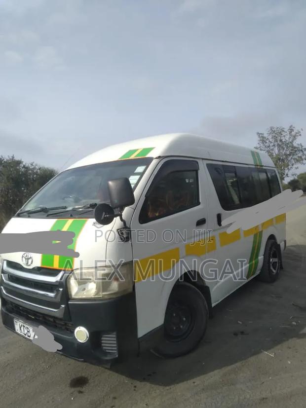 Toyota HiAce 2007 White