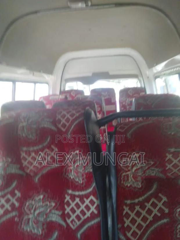 Toyota HiAce 2007 White - thumbnail 4