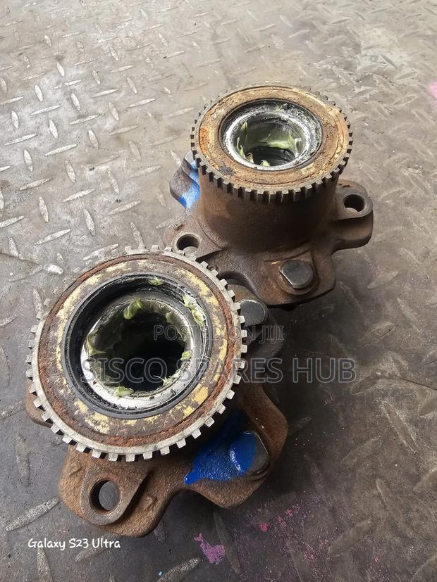 Front Hub Mazda Bongo(with Abs) - main view