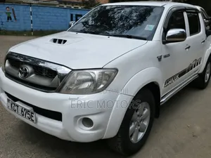 Toyota Hilux 2011 Pearl