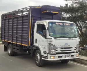 Isuzu NQR 2022 White
