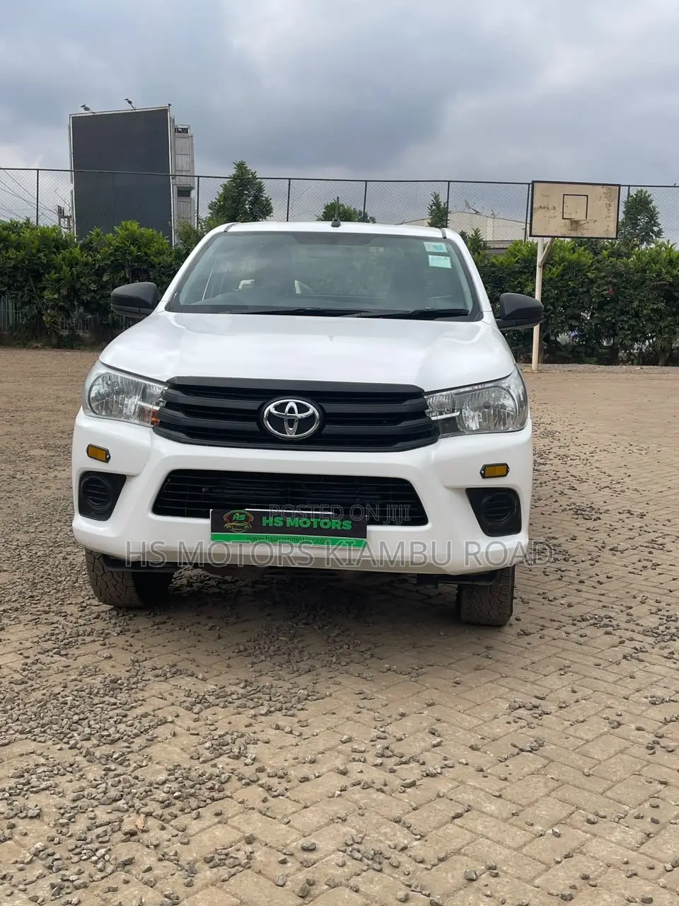 Toyota Hilux 2021 White