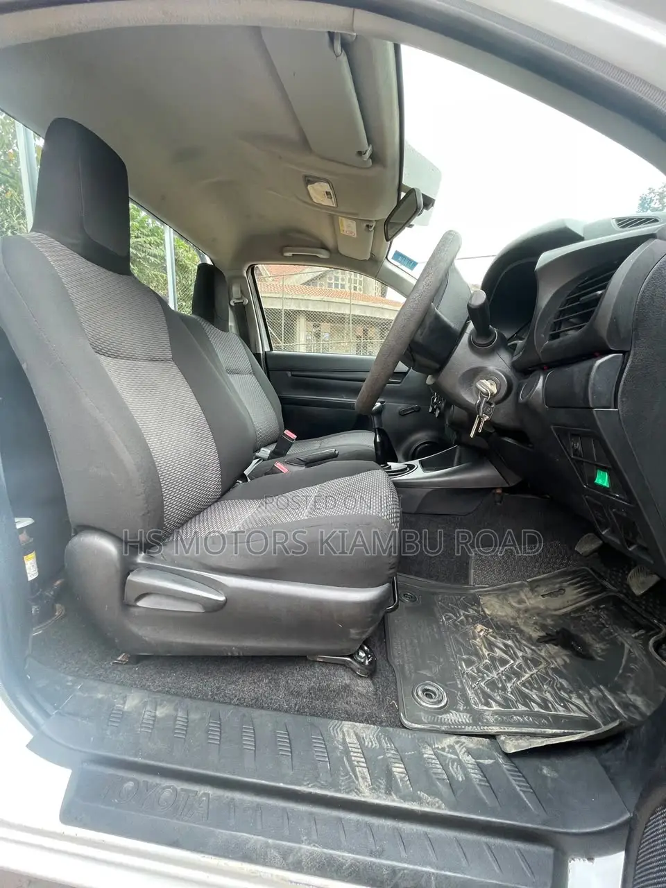 Toyota Hilux 2021 White