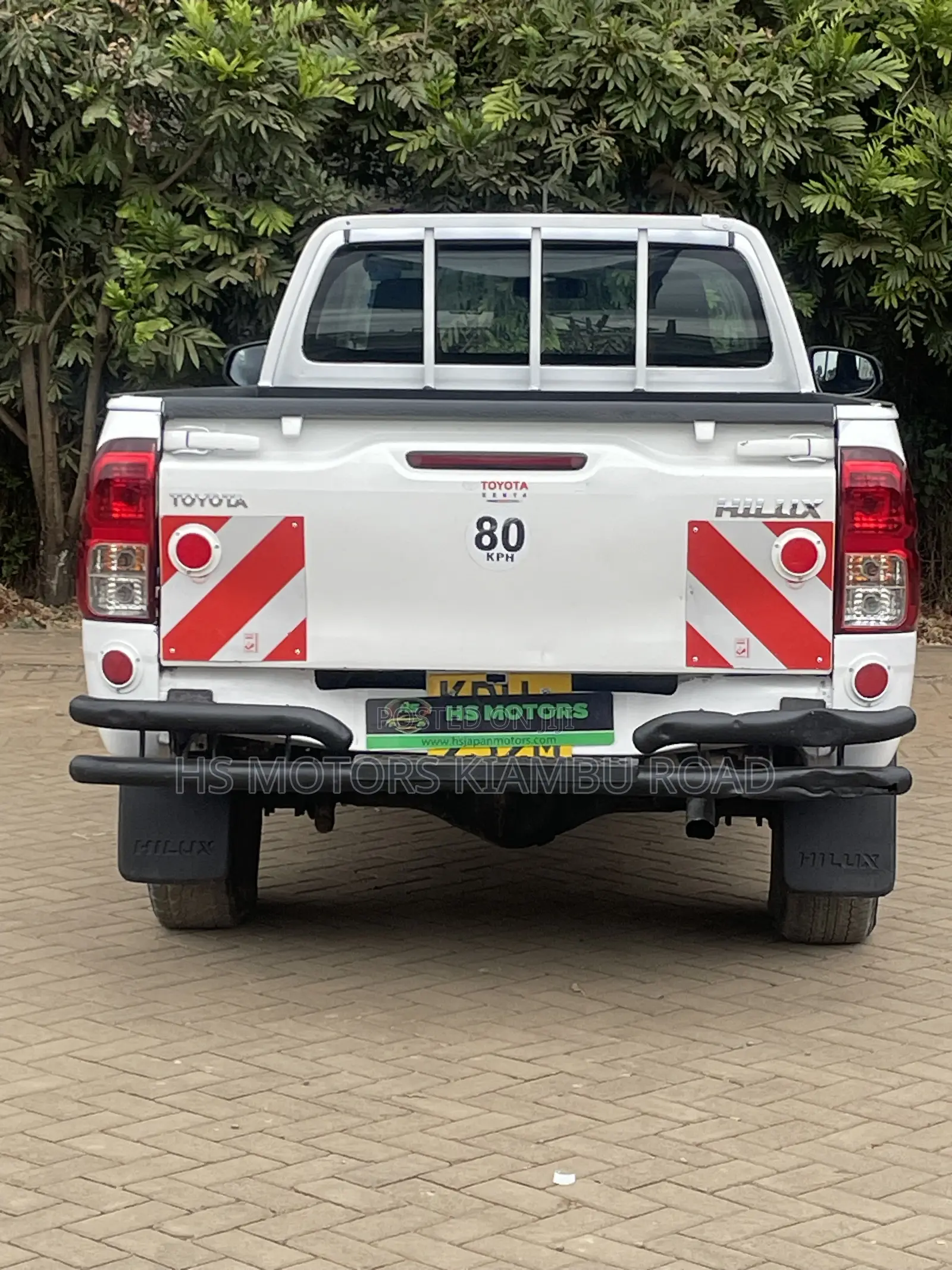 Toyota Hilux 2021 White