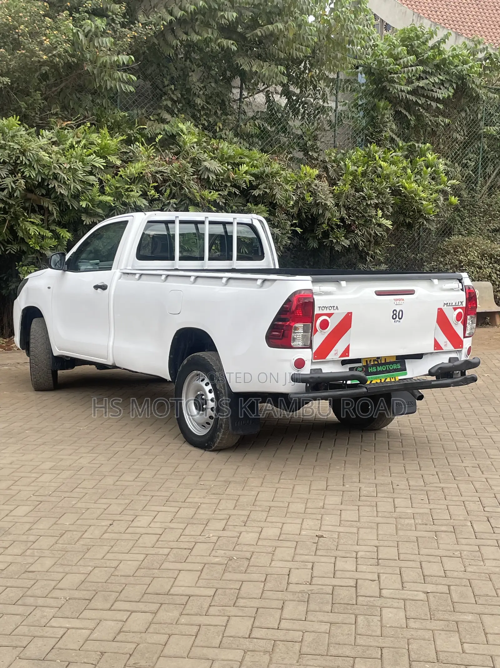 Toyota Hilux 2021 White