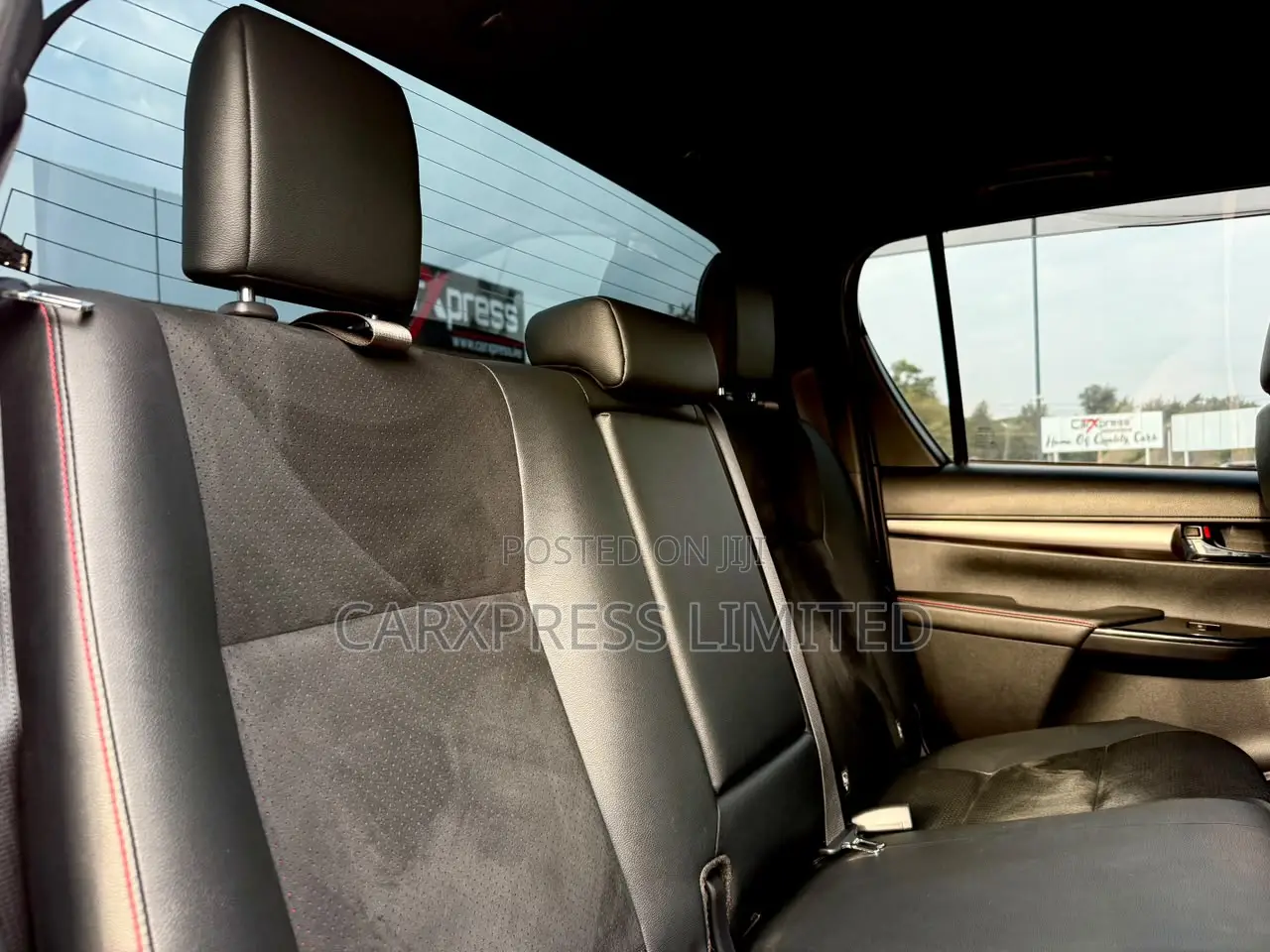 Toyota Hilux 2021 White