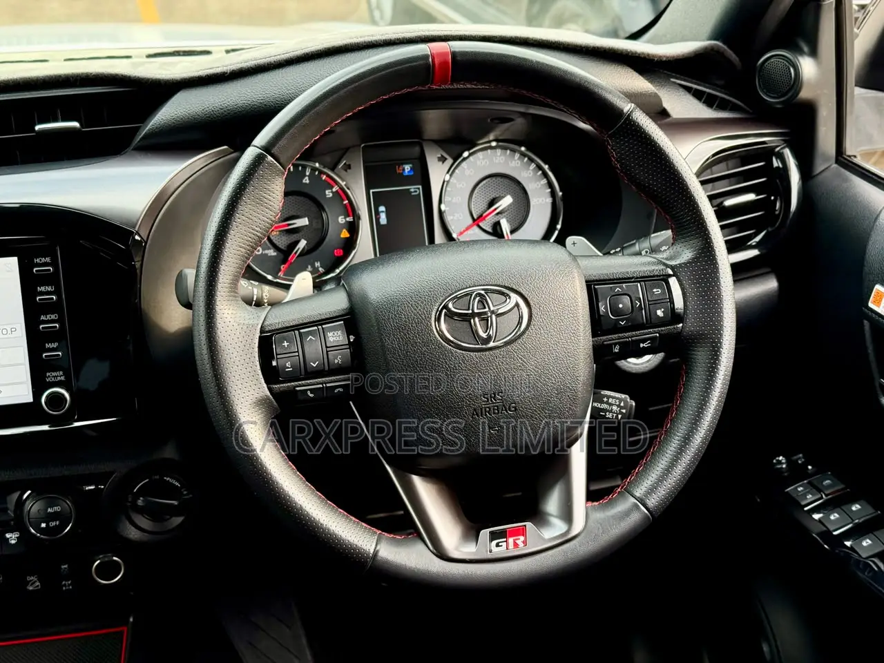 Toyota Hilux 2021 White