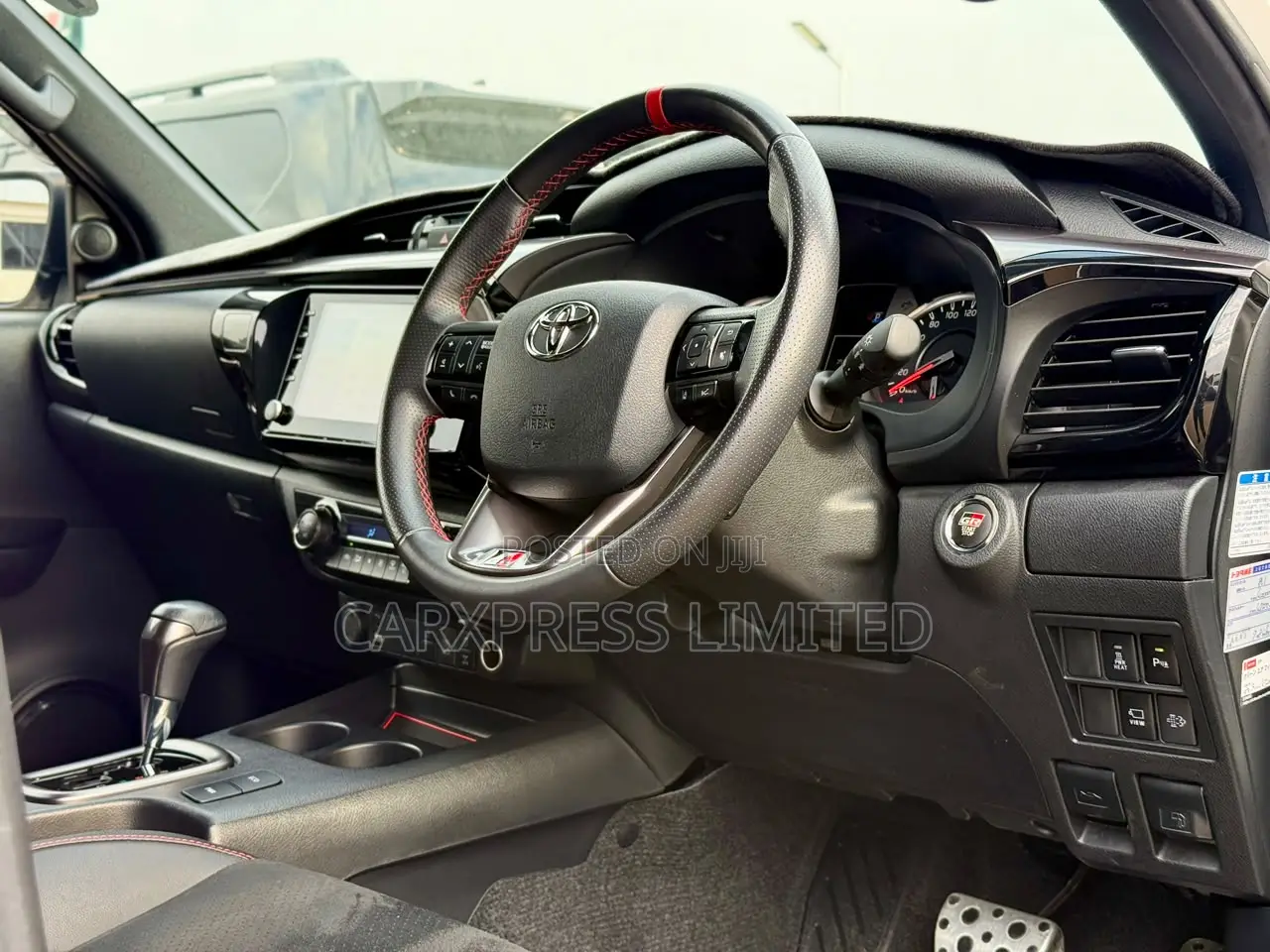 Toyota Hilux 2021 White