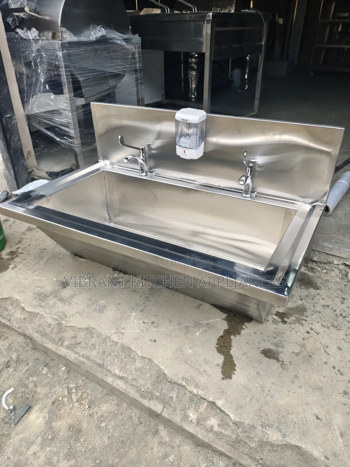 Medical-Grade Stainless Steel Scrub Sink