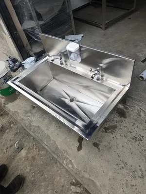 Medical-Grade Stainless Steel Scrub Sink