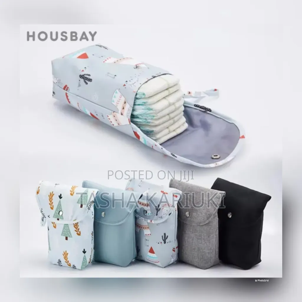 Waterproof Diaper Organizer Bag – Perfect for Home Travel_ Lyn