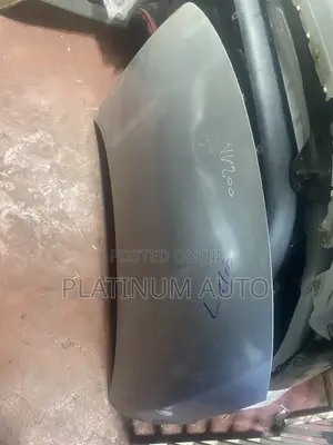 Bonnet Nissan Latio