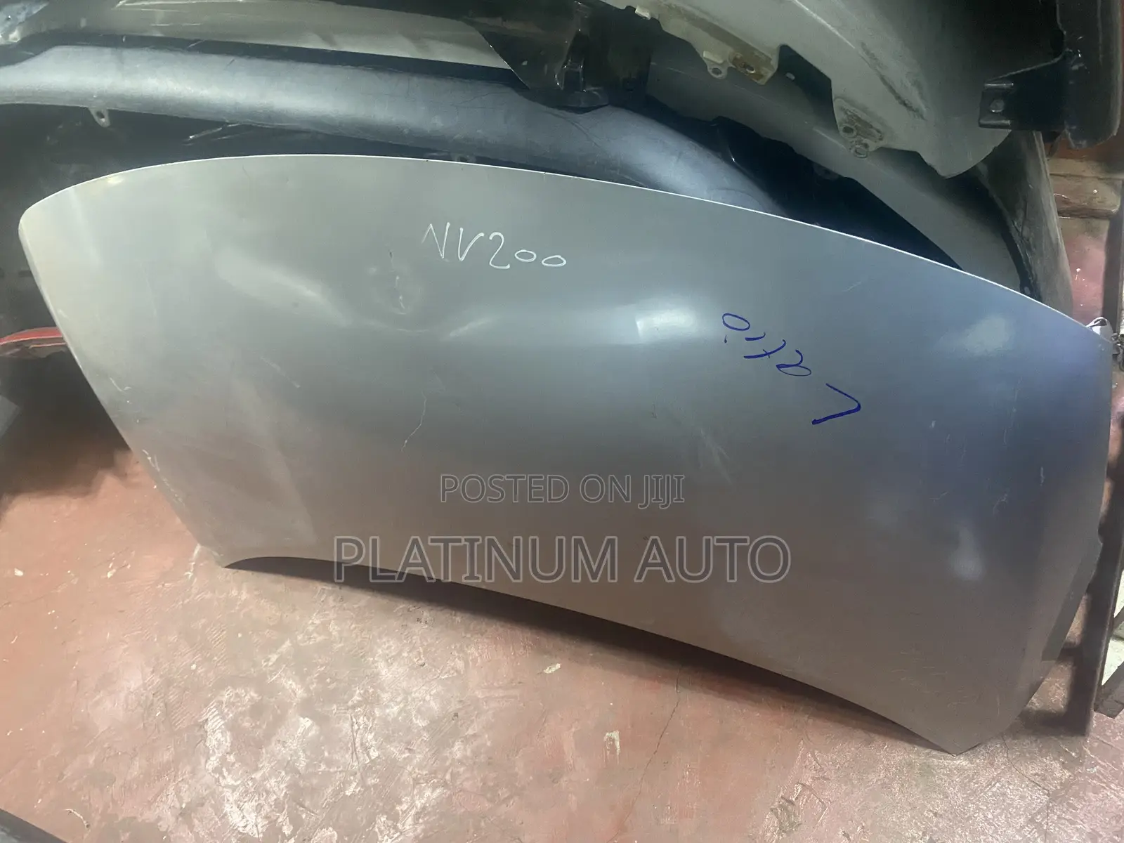 Bonnet Nissan Latio