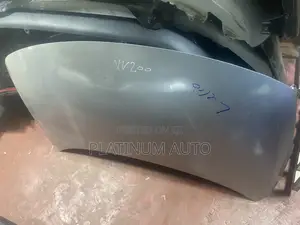 Bonnet Nissan Latio