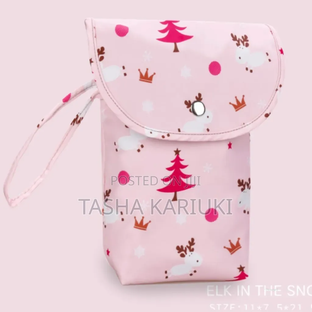 Waterproof Nappy Pouch – Compact Travel Organizer_ Lyn