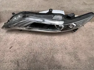 Toyota Harrier Headlight)