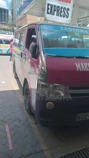 Toyota HiAce 2013 Beige