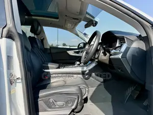 Audi Q8 55 Premium AWD quattro 2020 White
