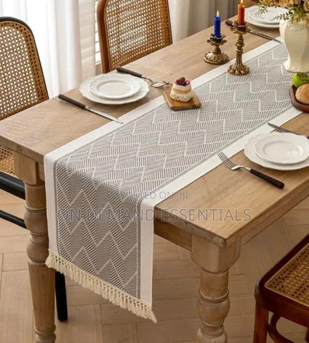Geometric Jacquard Table Runner - thumbnail 4